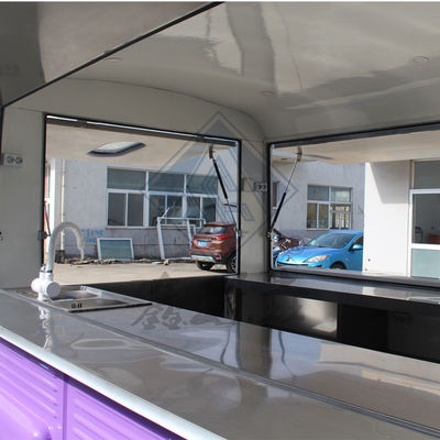 Movable Electric Food Truck Pasta Sandwich Hamburger 60V Voltage Closed Body Type