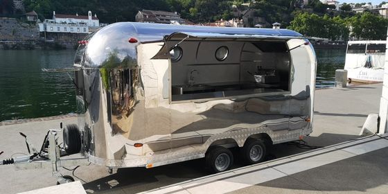 2300*1750*2100mm Food Cart Trailer Snack Machines 350kg Mobile Food Wending Trailer