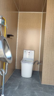 Outdoor Customized Color Portable Mobile Toilet Trailer for Public Convenience